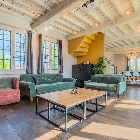 Guest house 15 Min To Lille - Beautiful 14p House, 5 Bedrooms Sainghin-en-Melantois